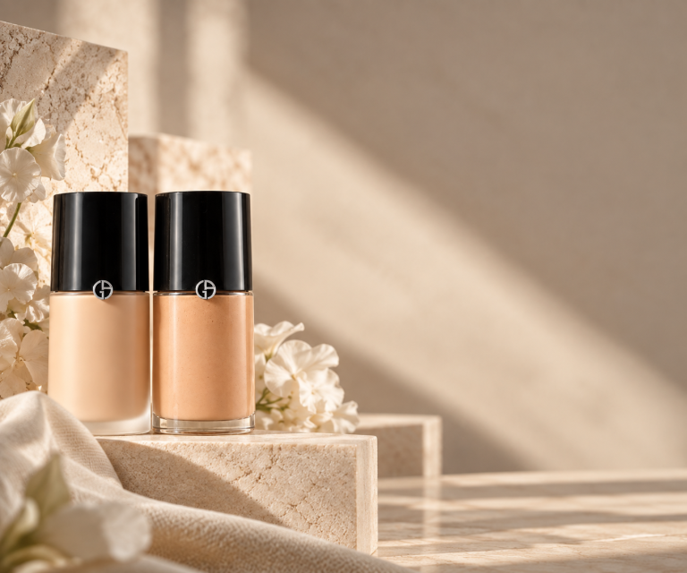 שני בקבוקי מייקאפ Giorgio Armani Luminous Silk Foundation בשני גוונים